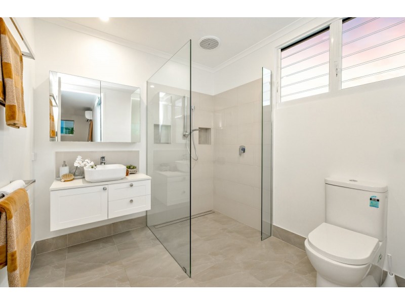 31 Savannah Street, Palm Cove QLD 4879