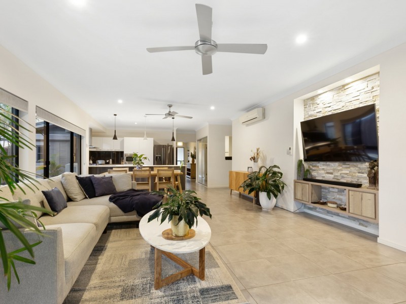 12 Thornborough Circuit, Smithfield QLD 4878