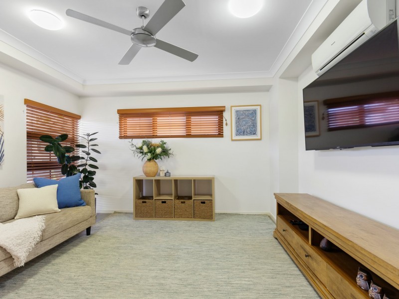 12 Thornborough Circuit, Smithfield QLD 4878