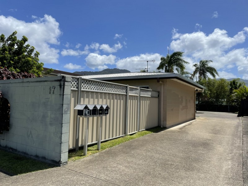 1/17 Pioneer Street, Manoora QLD 4870