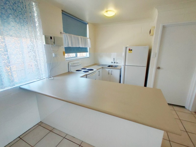 10/211 Lake Street, Cairns North QLD 4870