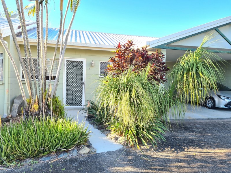 8/74 Swallow Street, Mooroobool QLD 4870