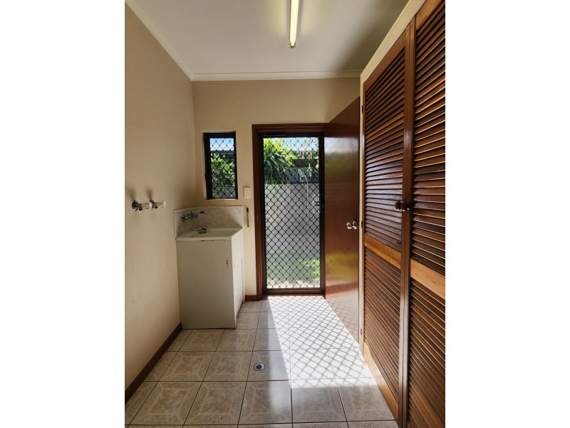 1/8 Kangaroo Street, Bentley Park QLD 4869