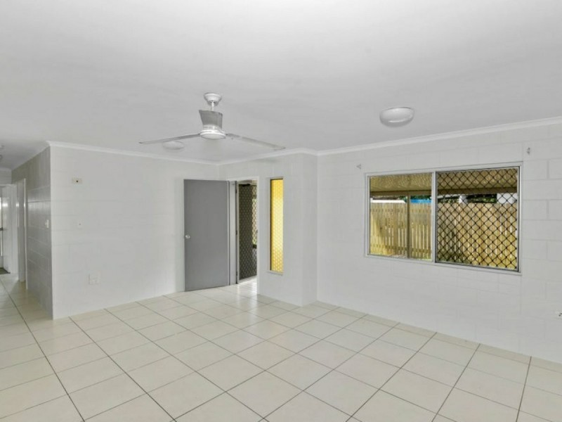 7 Denman Close, Manoora QLD 4870