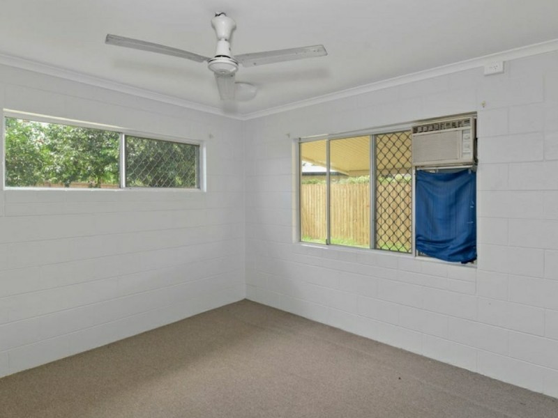 7 Denman Close, Manoora QLD 4870