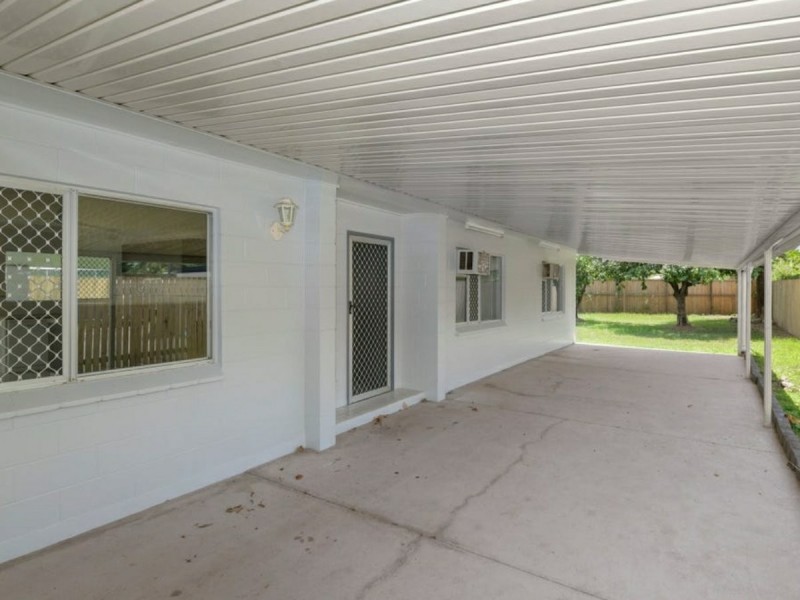 7 Denman Close, Manoora QLD 4870