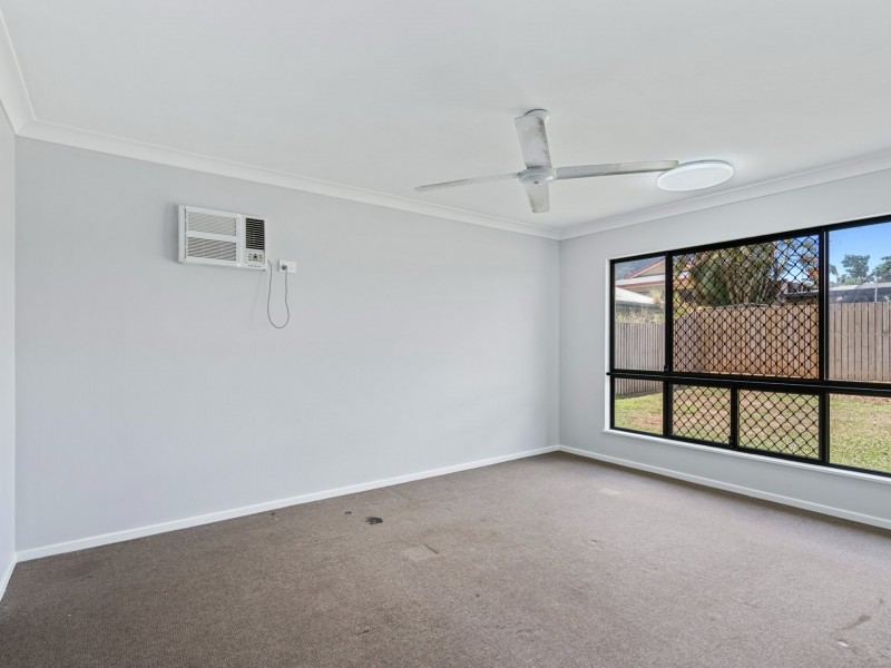 5 Hillman Place, Bentley Park QLD 4869