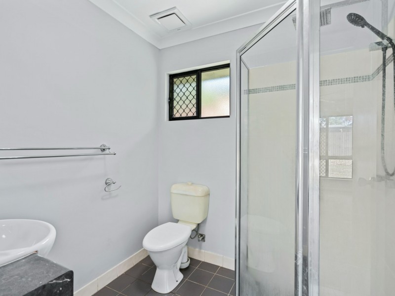 5 Hillman Place, Bentley Park QLD 4869