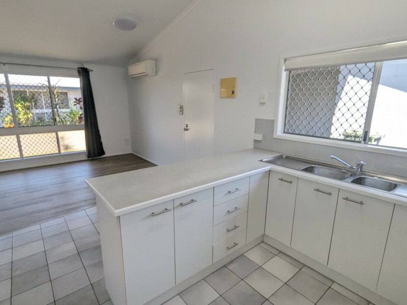 1/139 English Street, Manunda QLD 4870
