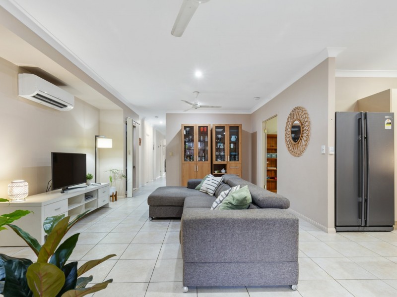 53 Chesterfield Close, Brinsmead QLD 4870