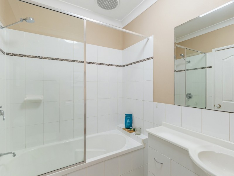 53 Chesterfield Close, Brinsmead QLD 4870