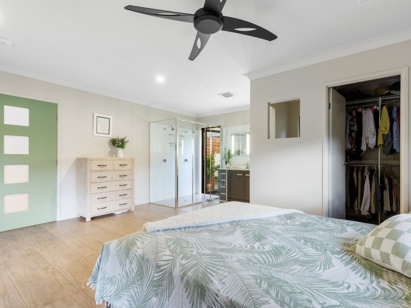 1 Ellie Banning Close, Redlynch QLD 4870