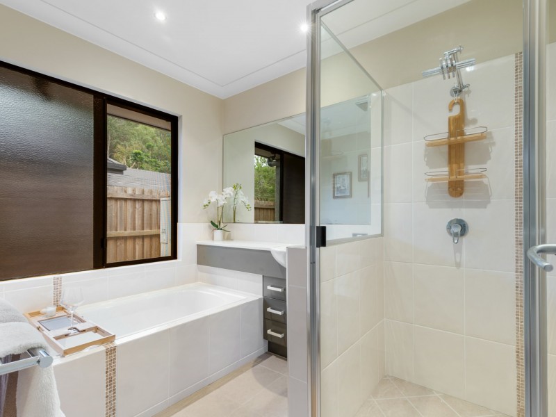 1 Ellie Banning Close, Redlynch QLD 4870