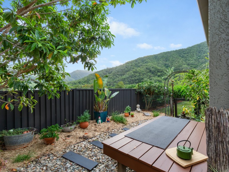 1 Ellie Banning Close, Redlynch QLD 4870