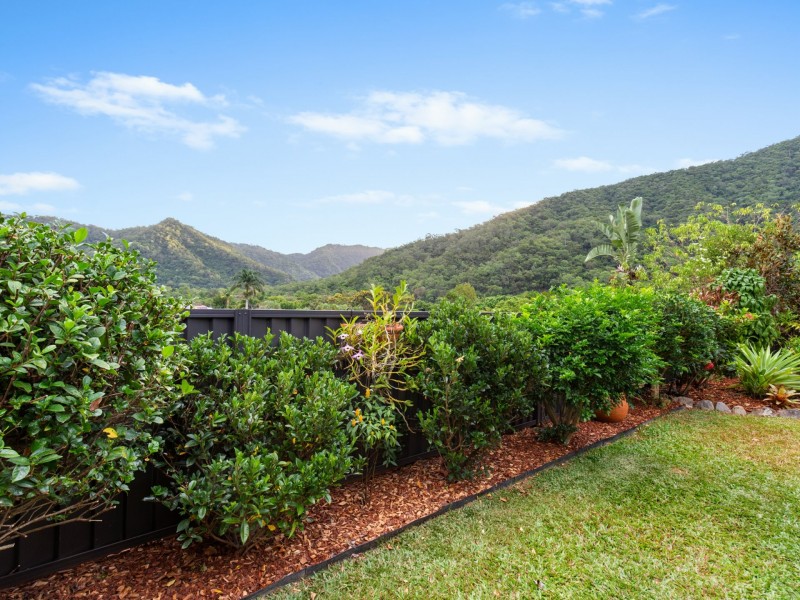 1 Ellie Banning Close, Redlynch QLD 4870