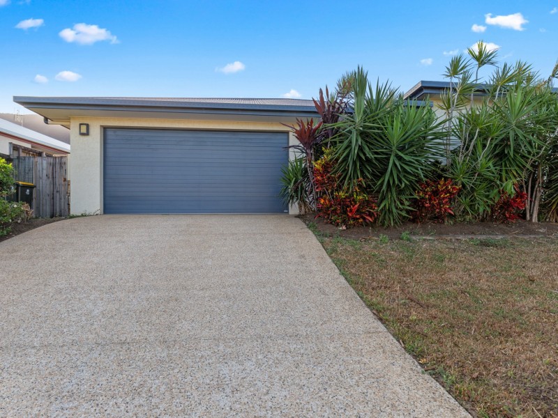 33 Hodkinson Street, Redlynch QLD 4870