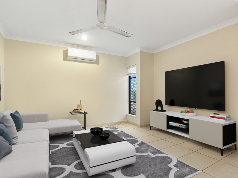 33 Hodkinson Street, Redlynch QLD 4870