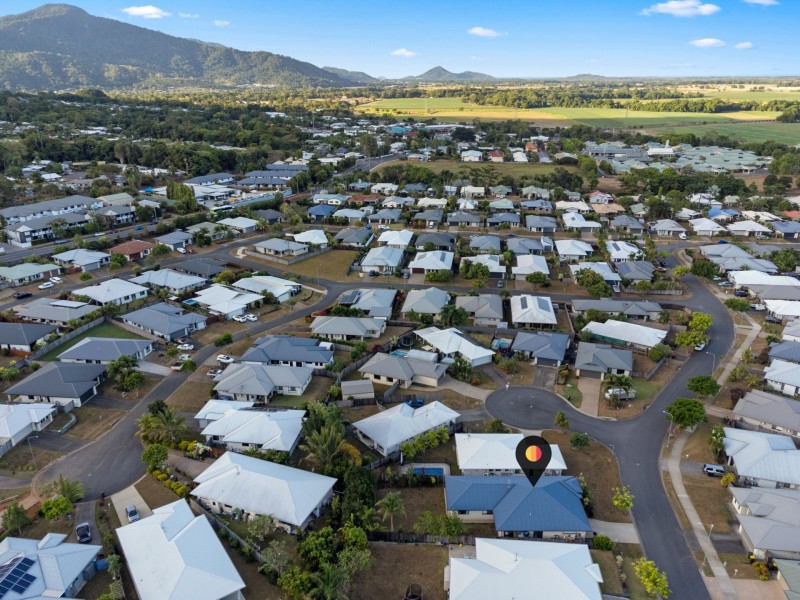 33 Hodkinson Street, Redlynch QLD 4870