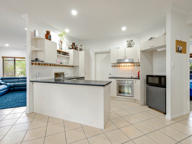 32 Shamrock Avenue, Brinsmead QLD 4870