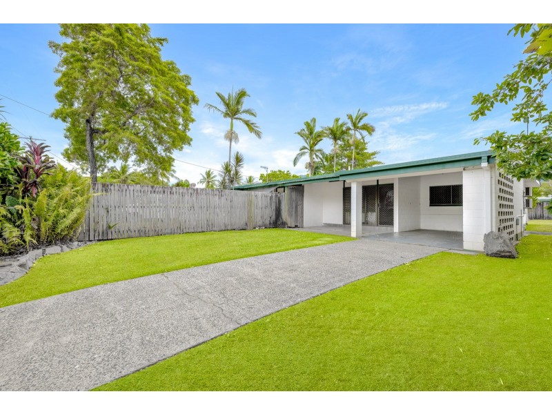 2/253 Pease Street, Edge Hill QLD 4870