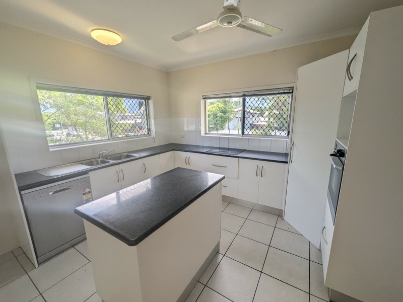6/306 Pease Street, Edge Hill QLD 4870
