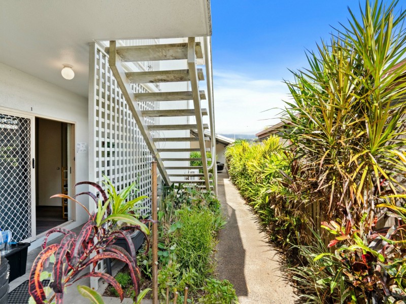 1/150 Pease Street, Manoora QLD 4870