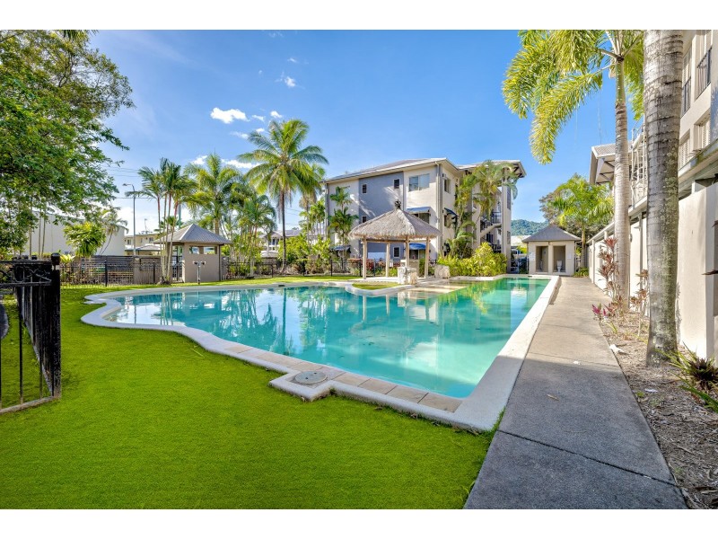 203/2-8 Centenary Close, Manoora QLD 4870