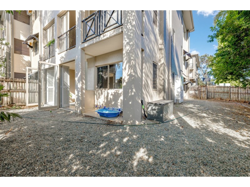 203/2-8 Centenary Close, Manoora QLD 4870