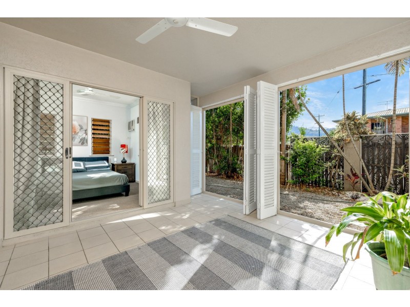 203/2-8 Centenary Close, Manoora QLD 4870