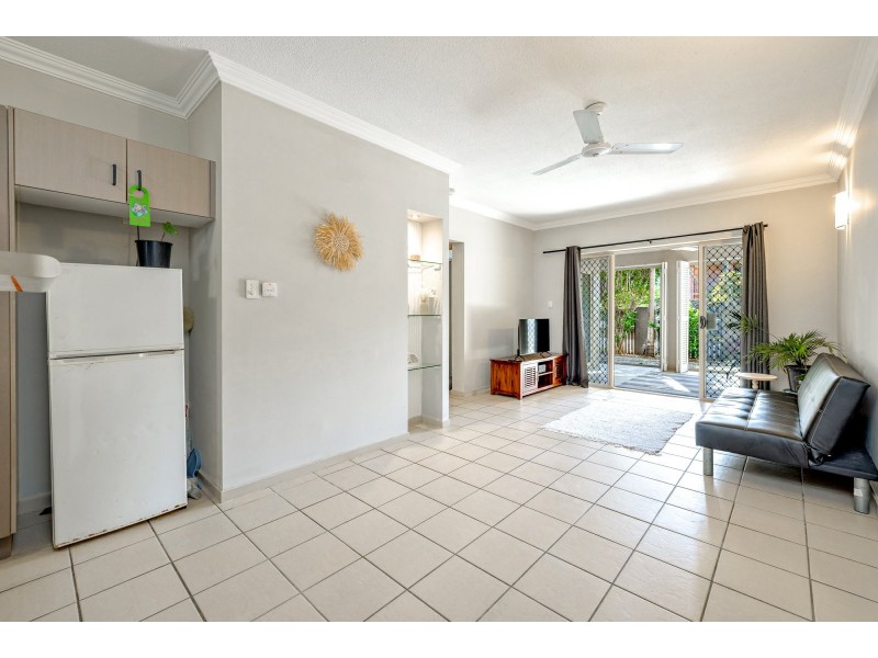 203/2-8 Centenary Close, Manoora QLD 4870