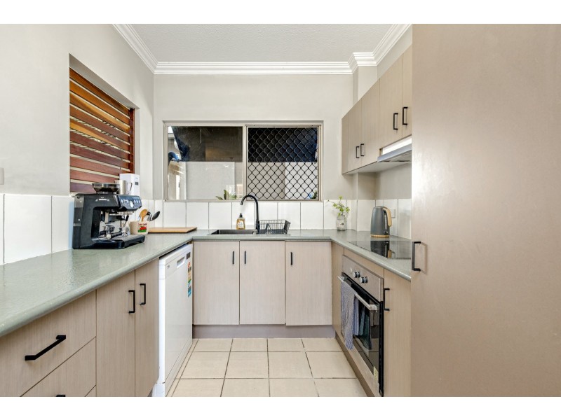 203/2-8 Centenary Close, Manoora QLD 4870