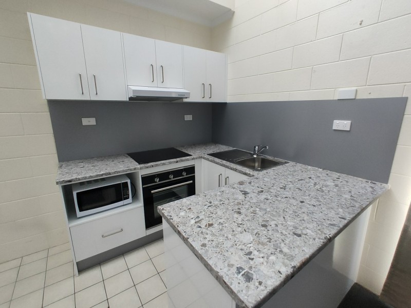 1/27 Brooks Street, Whitfield QLD 4870