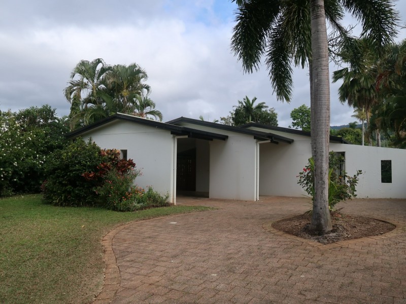 19 Jasmine Street, Redlynch QLD 4870