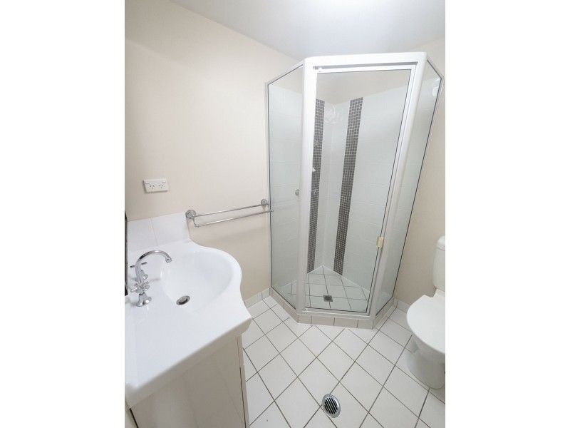 203/4 Grantala Street, Manoora QLD 4870