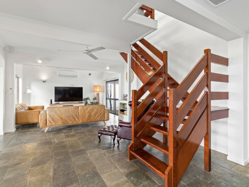 18 Hibiscus Lane, Holloways Beach QLD 4878