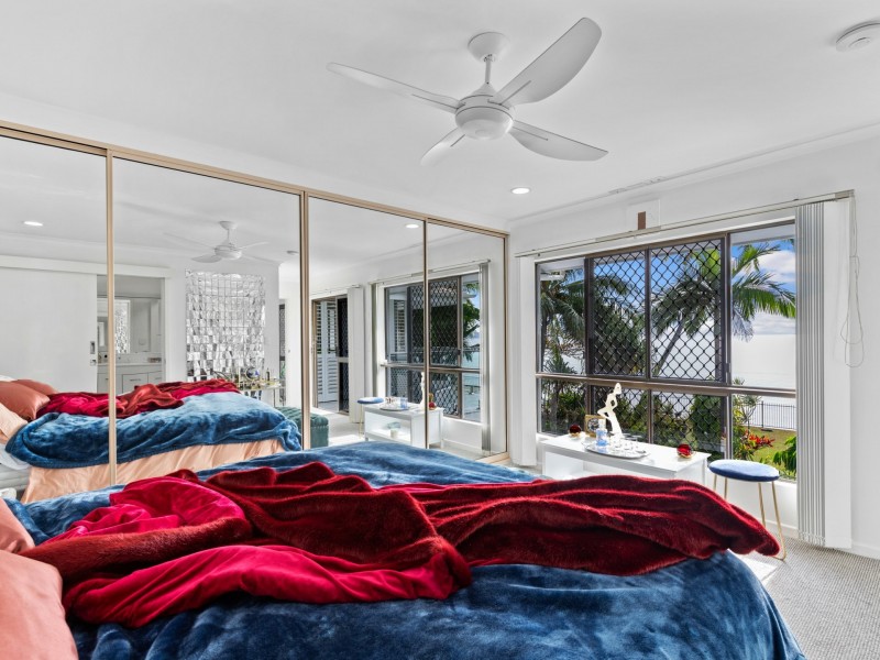 18 Hibiscus Lane, Holloways Beach QLD 4878