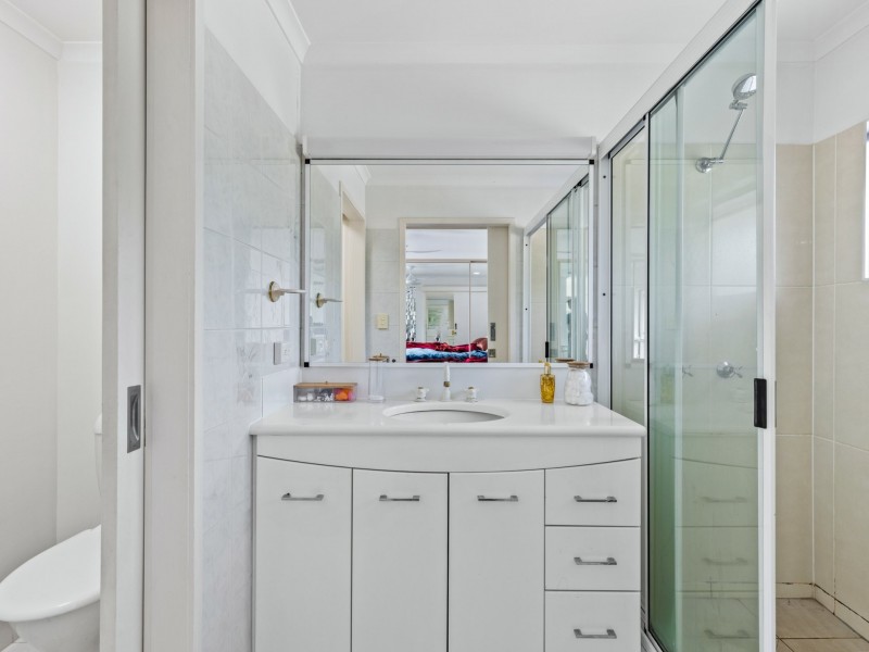 18 Hibiscus Lane, Holloways Beach QLD 4878