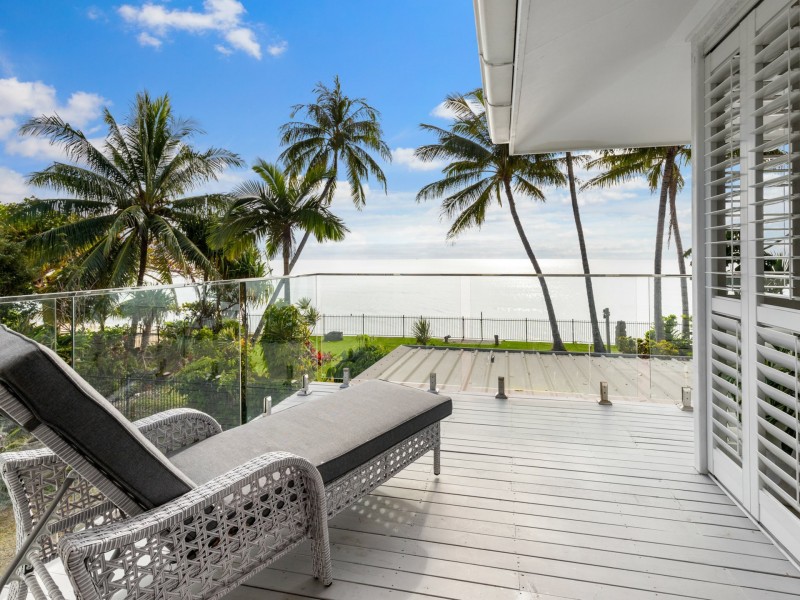 18 Hibiscus Lane, Holloways Beach QLD 4878