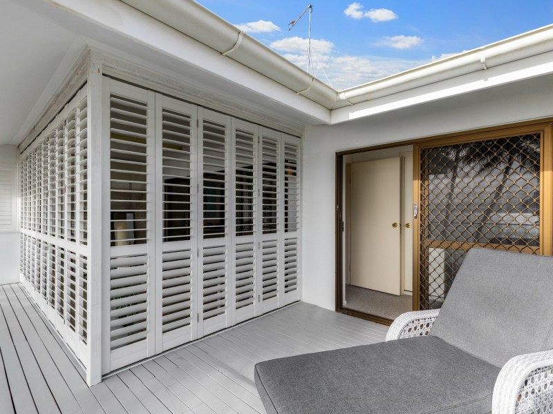 18 Hibiscus Lane, Holloways Beach QLD 4878