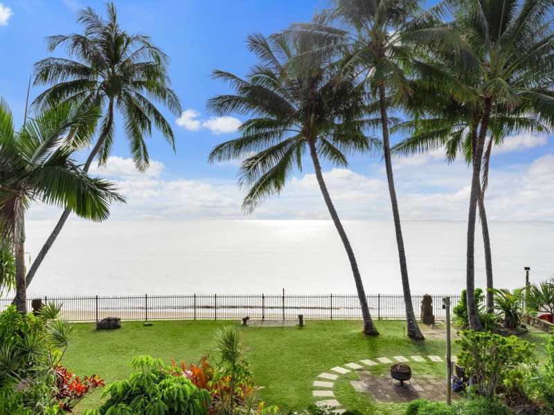 18 Hibiscus Lane, Holloways Beach QLD 4878