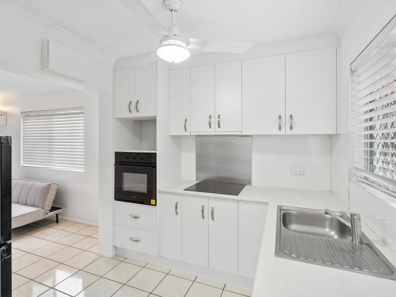 1/199 McLeod Street, Cairns North QLD 4870