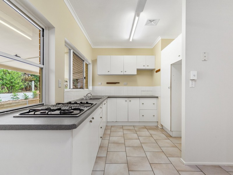 25 Garland Close, Kanimbla QLD 4870