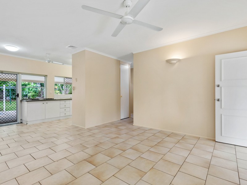 25 Garland Close, Kanimbla QLD 4870