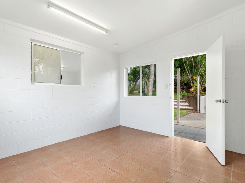 25 Garland Close, Kanimbla QLD 4870