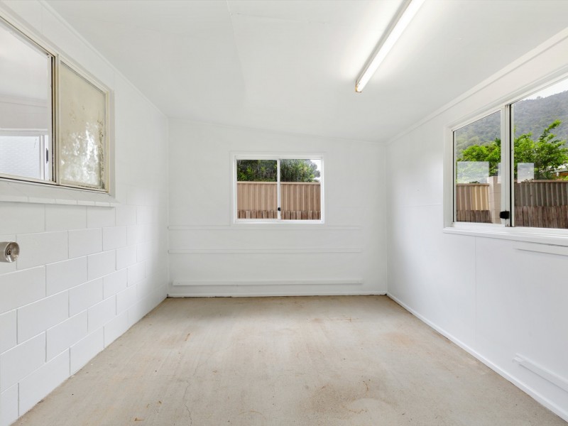 25 Garland Close, Kanimbla QLD 4870