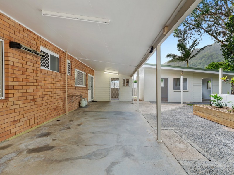 25 Garland Close, Kanimbla QLD 4870