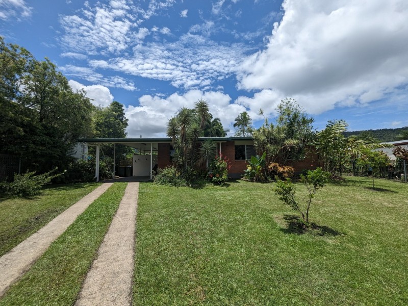 32 Purbeck Place, Edge Hill QLD 4870