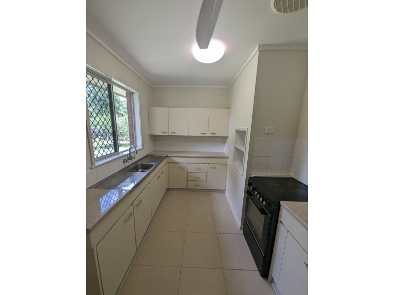 32 Purbeck Place, Edge Hill QLD 4870