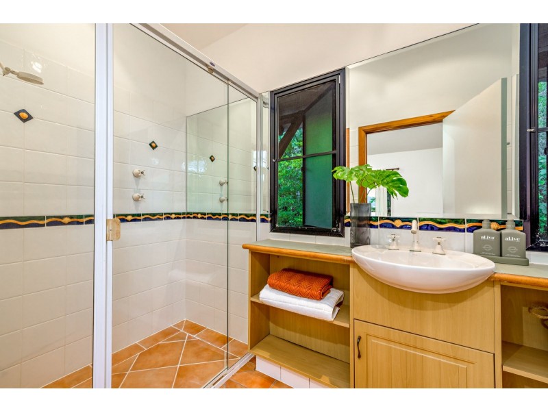 3 Queenley Close, Edge Hill QLD 4870