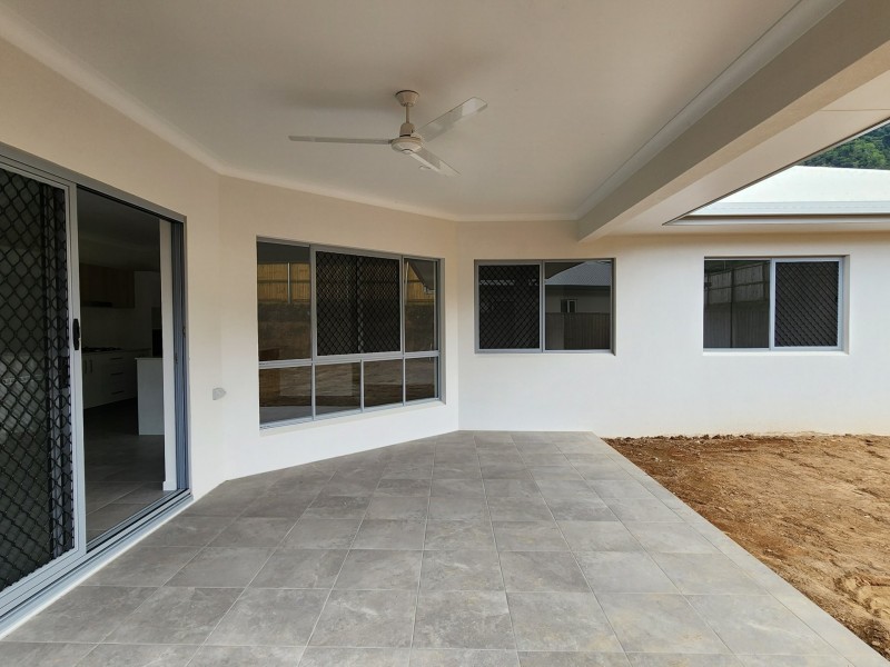 8 Creekview Parade, Bentley Park QLD 4869